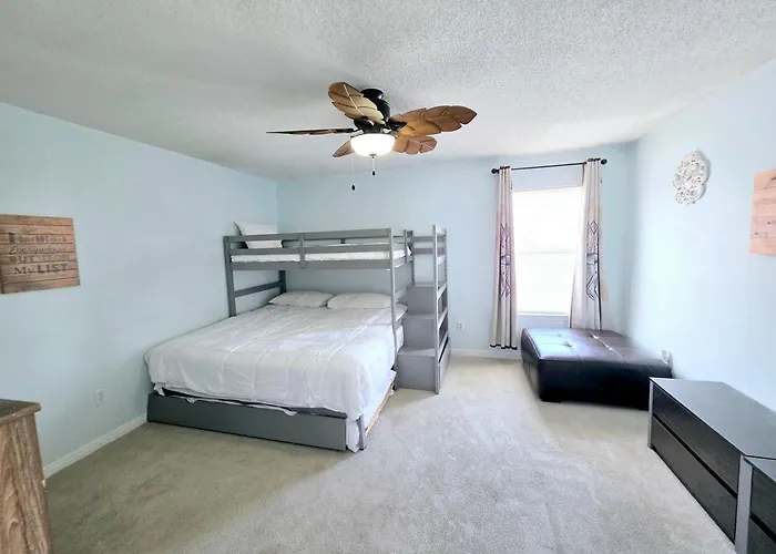 Country house 1 Block To 3br Home, Sleeps 8 Gulf Shores